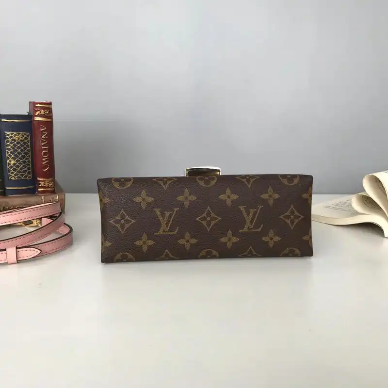 LV Bags 19T1L0099