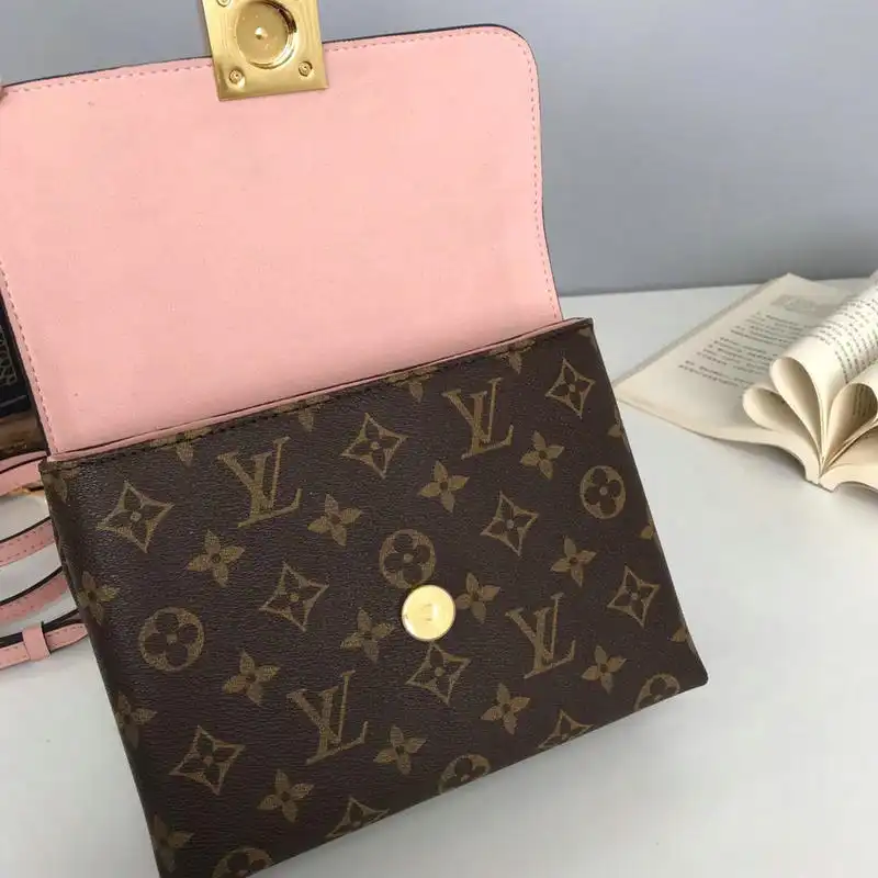 LV Bags 19T1L0099