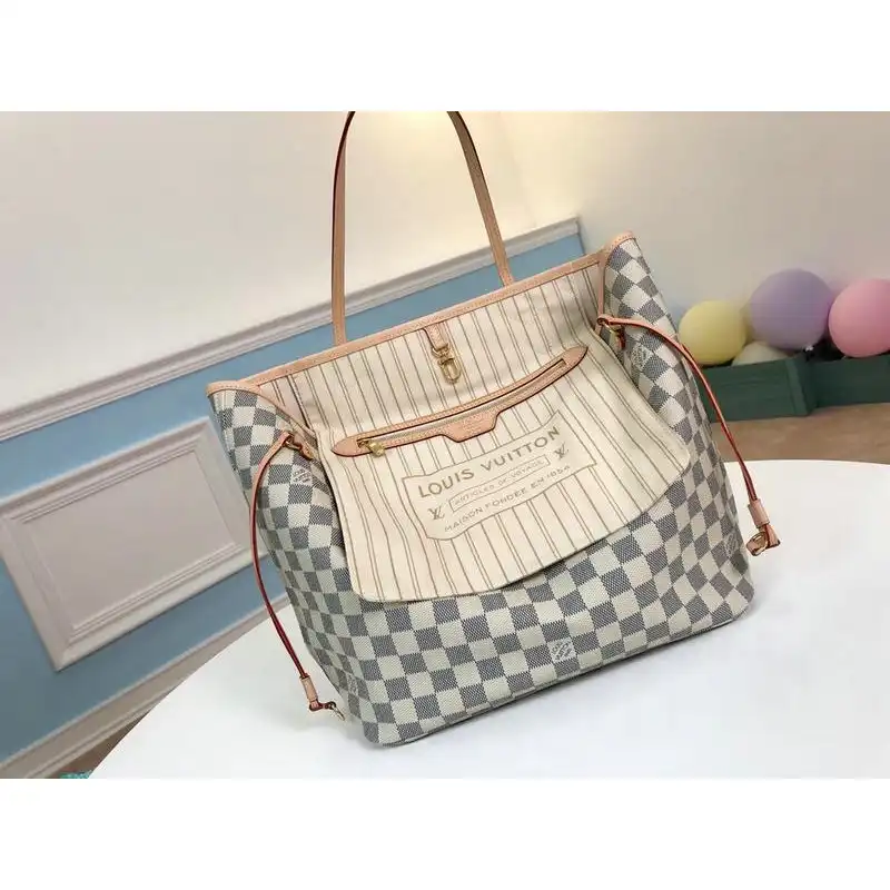 LV Bags 19T1L0102