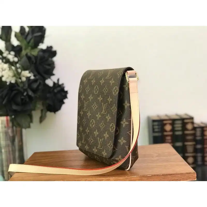 LV Bags 19T1L0108