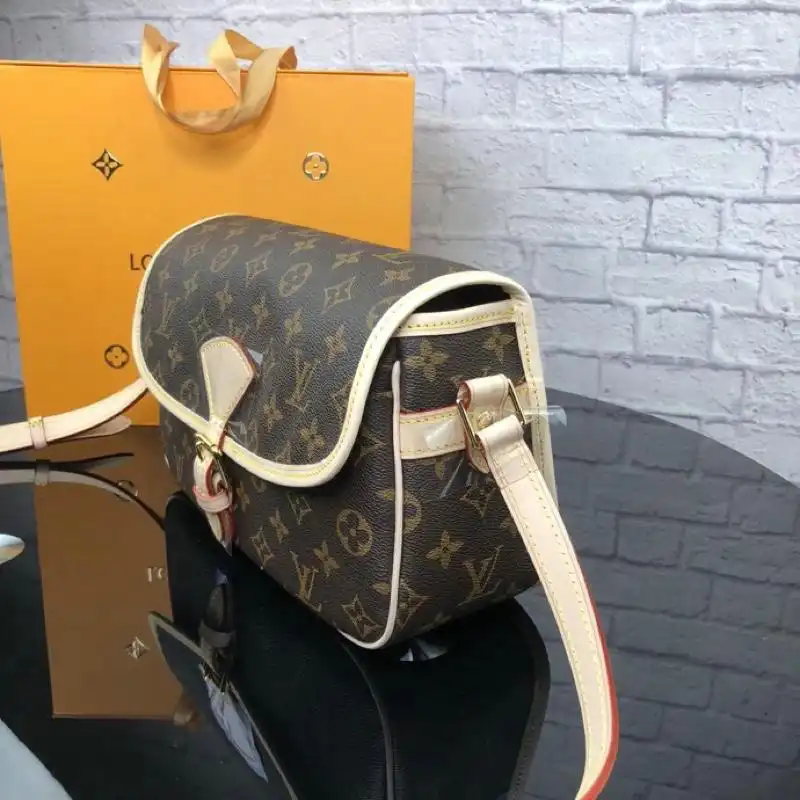 LV Bags 19T1L0129