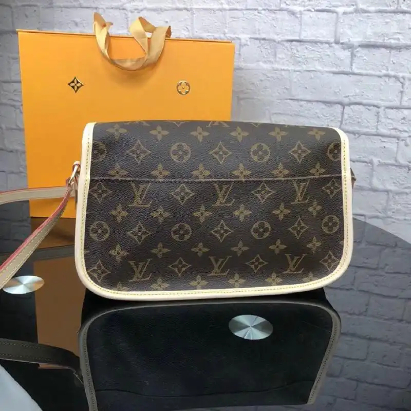 LV Bags 19T1L0129