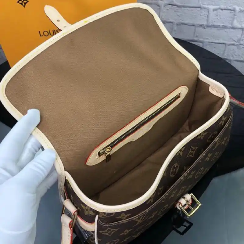 LV Bags 19T1L0129