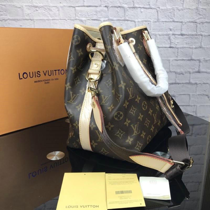 FASH LOUIS VUITTON Bags 19T1L0132