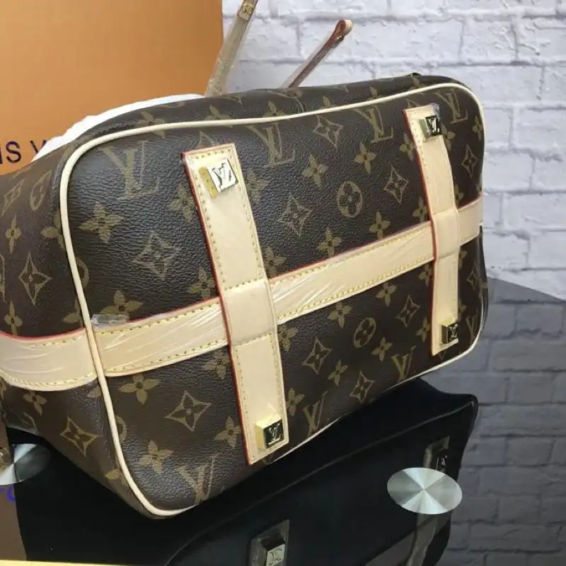 LV Bags 19T1L0132