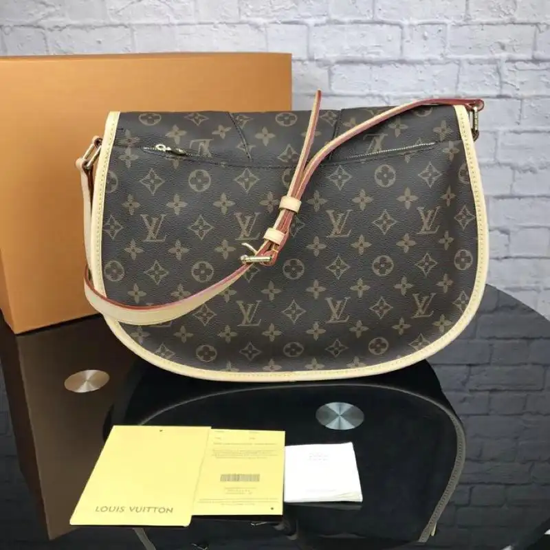 LV Bags 19T1L0135