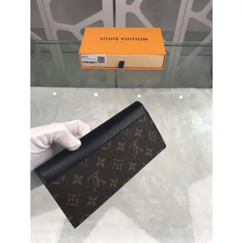 LV Bags 19T1L0152