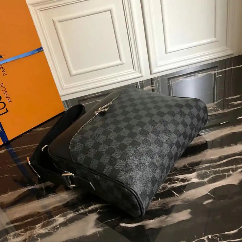 LV Bags 19T1L0166