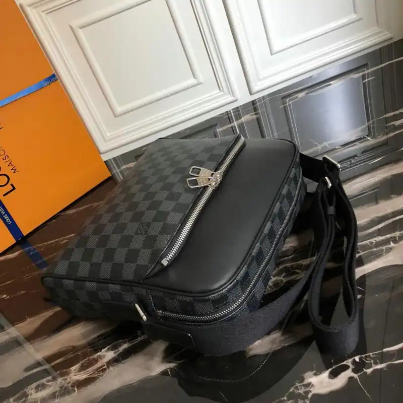 LV Bags 19T1L0166