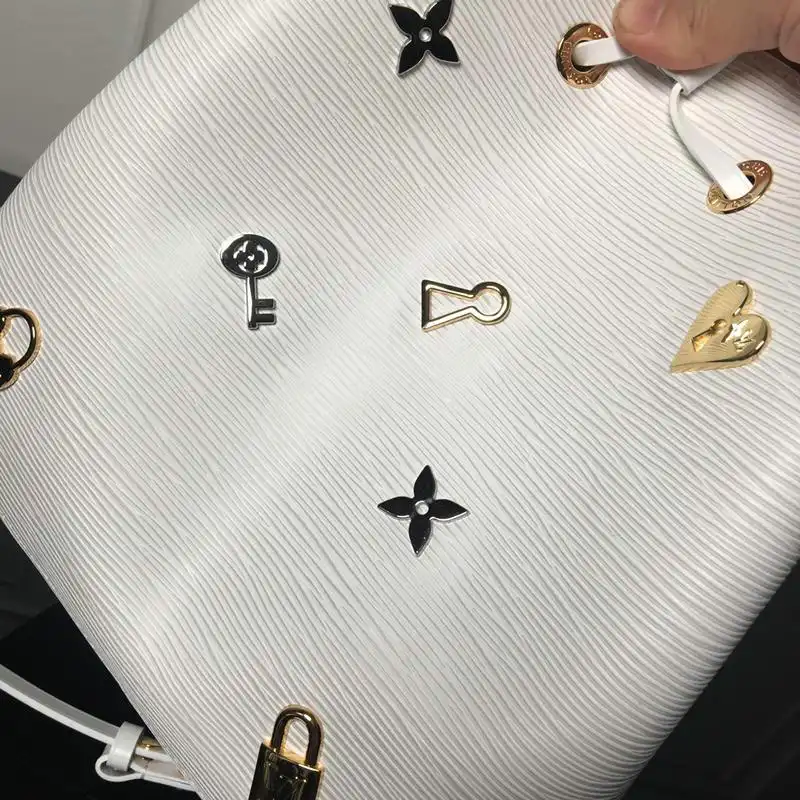 LV Bags 19T1L0172