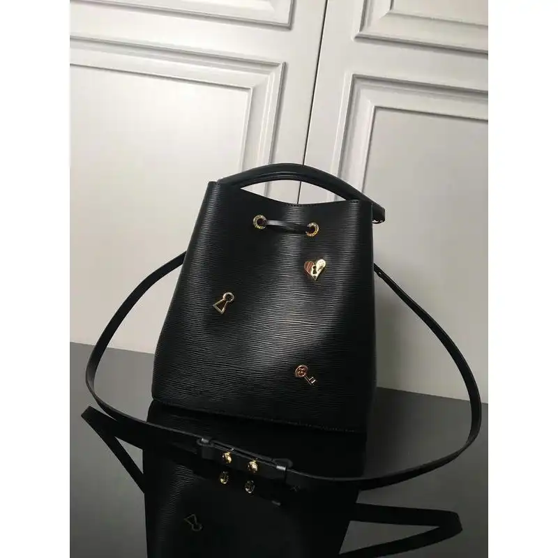 LV Bags 19T1L0173