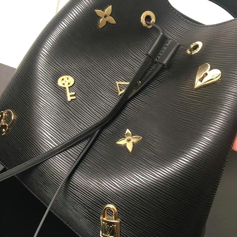 LV Bags 19T1L0173