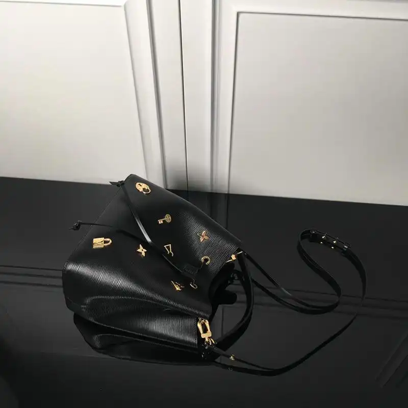 LV Bags 19T1L0173