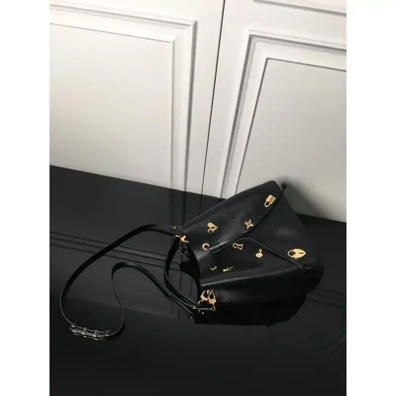 LV Bags 19T1L0173