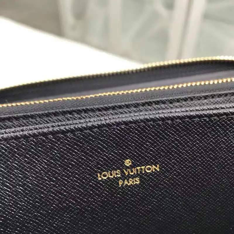 LV Bags 19T1L0176