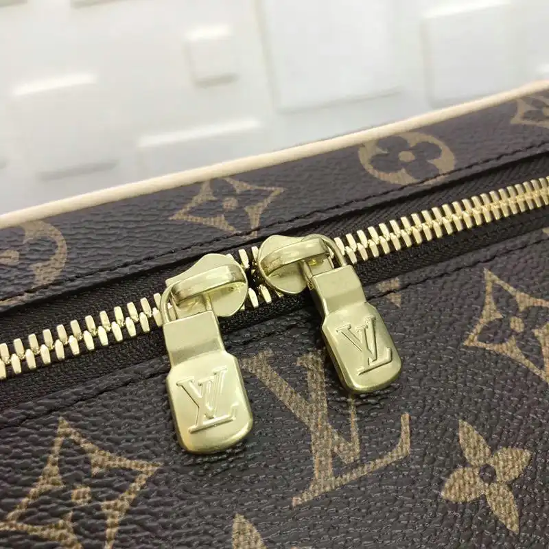 LV Bags 19T1L0177