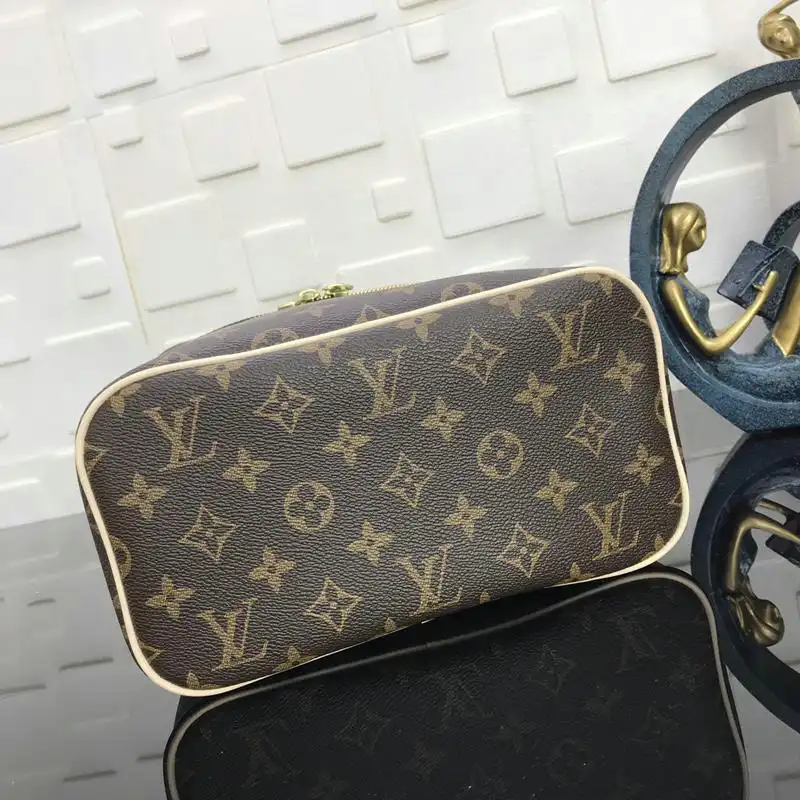 LV Bags 19T1L0177