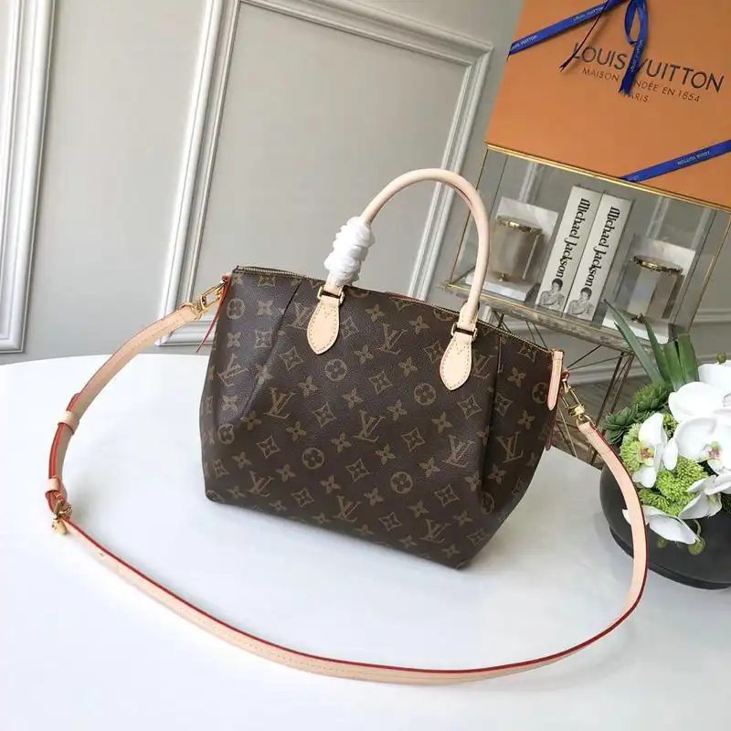 LV Bags 19T1L0189