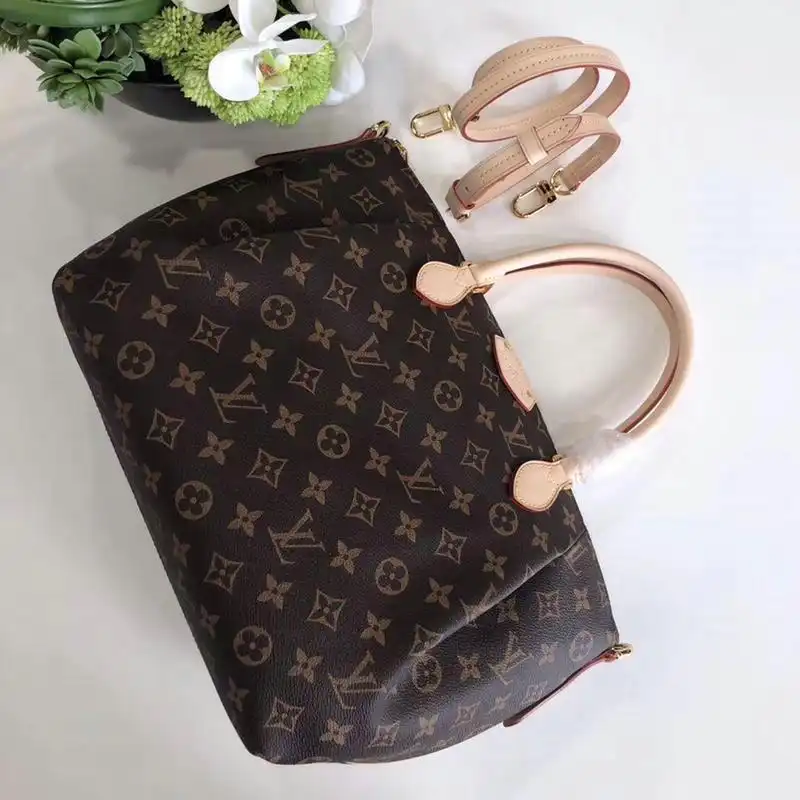 LV Bags 19T1L0190