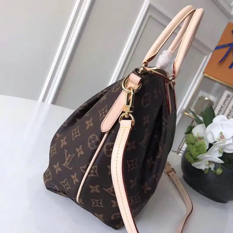 LV Bags 19T1L0190