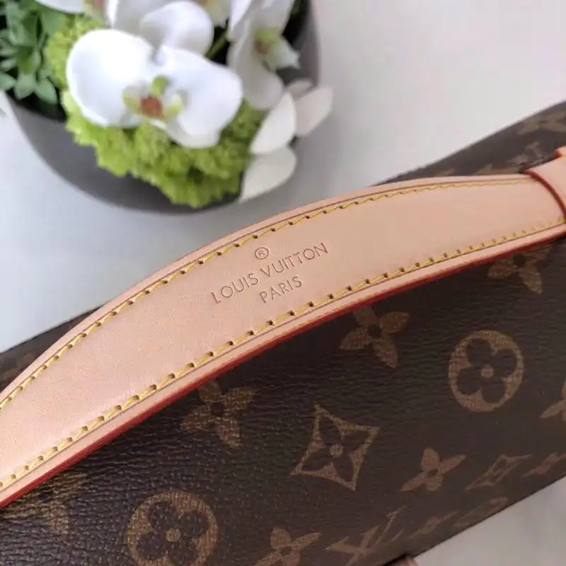 LV Bags 19T1L0194