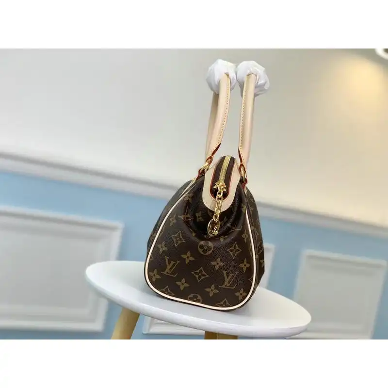 LV Bags 19T1L0212