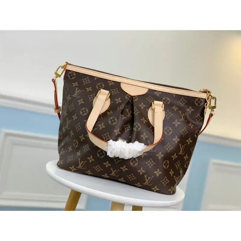 LV Bags 19T1L0214