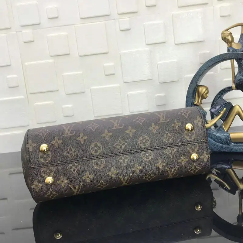 LV Bags 19T1L0220