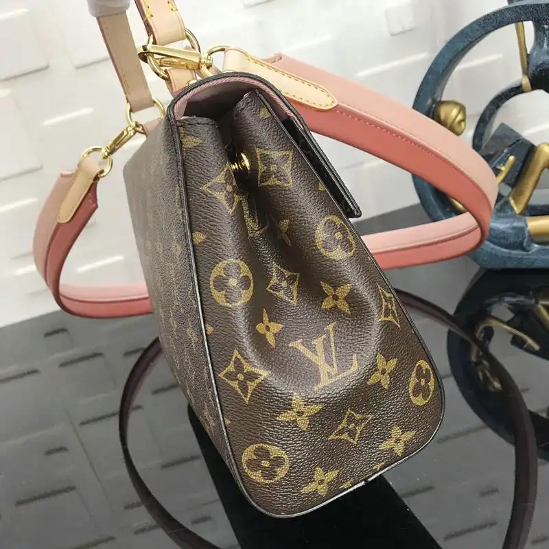 LV Bags 19T1L0226