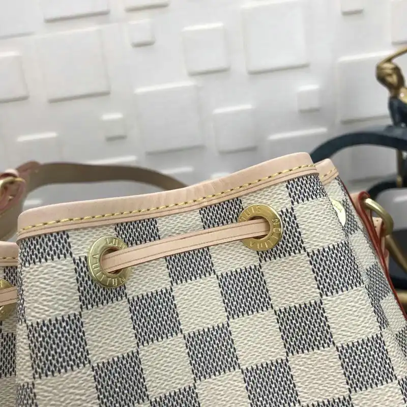 LV Bags 19T1L0229