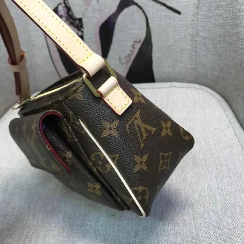 LV Bags 19T1L0230