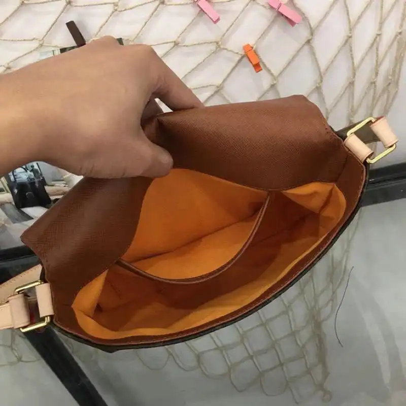 Fashionrepsfam ru LV Bags 19T1L0231