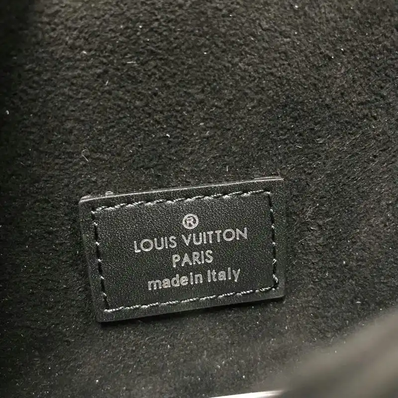 LV Bags 19T1L0235