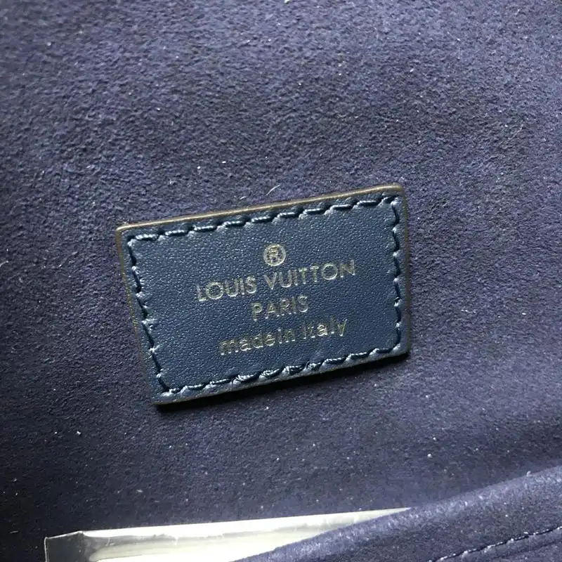 LV Bags 19T1L0237