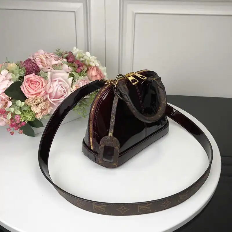 LV Bags 19T1L0241