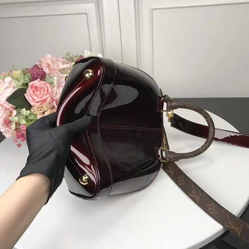 LV Bags 19T1L0241