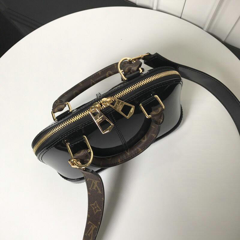 FASH LOUIS VUITTON Bags 19T1L0243