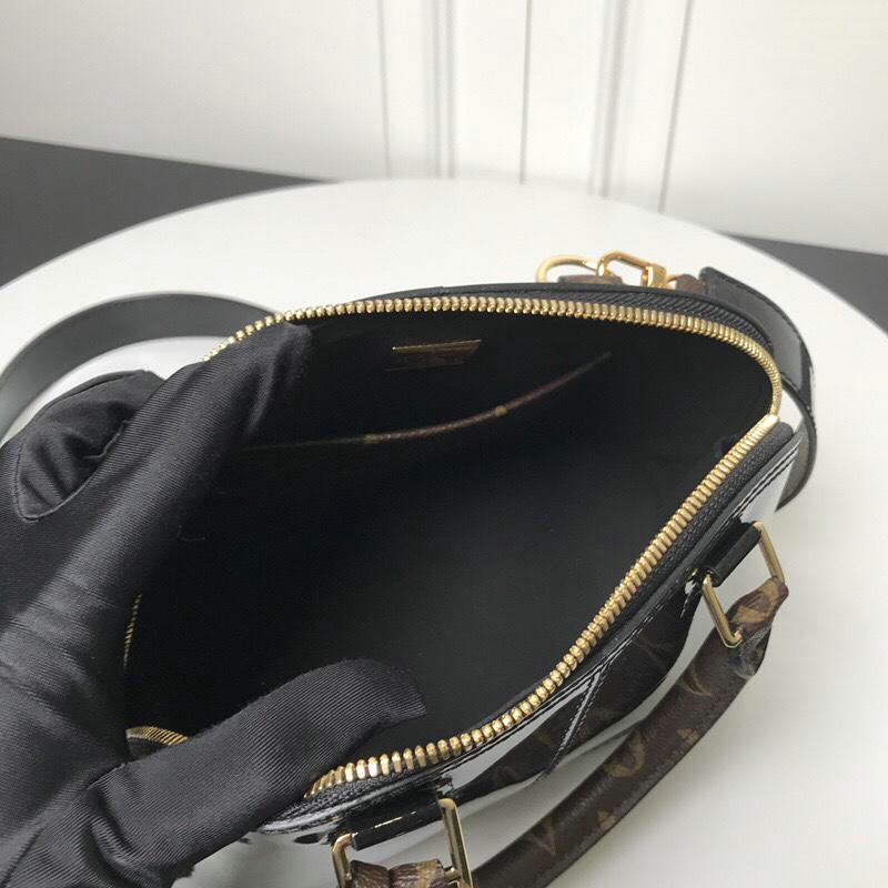 FASH LOUIS VUITTON Bags 19T1L0243