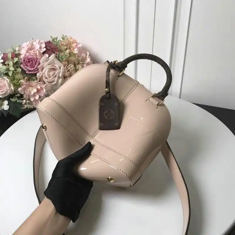 LV Bags 19T1L0244