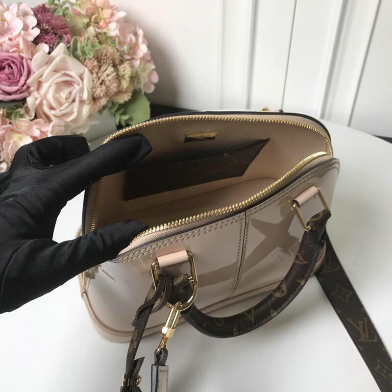 FASH LOUIS VUITTON Bags 19T1L0244