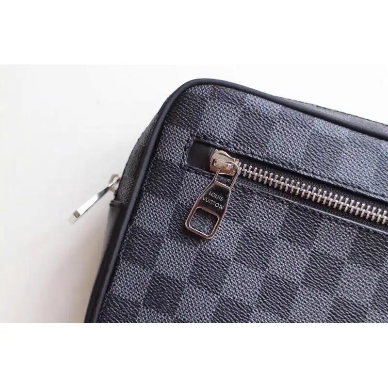 LV Bags 19T1L0247