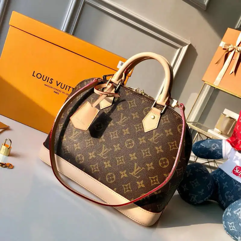 LV Bags 19T1L0253