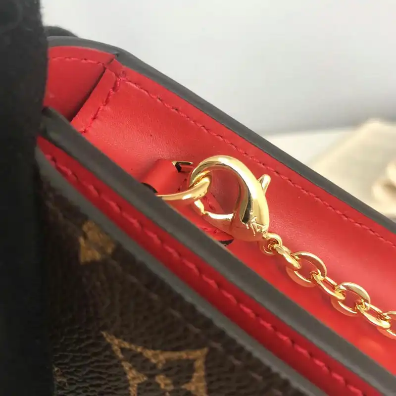 LV Bags 19T1L0255