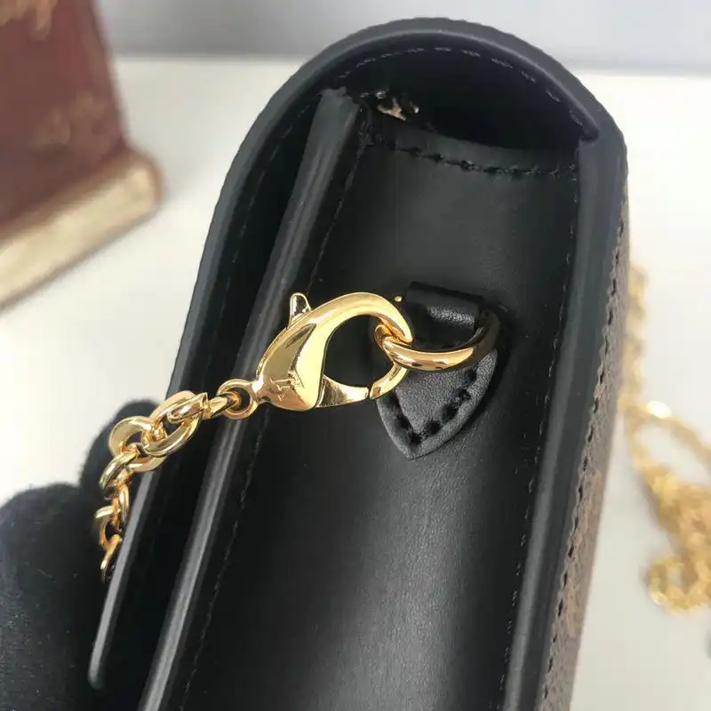 Fashionrepsfam ru LV Bags 19T1L0256