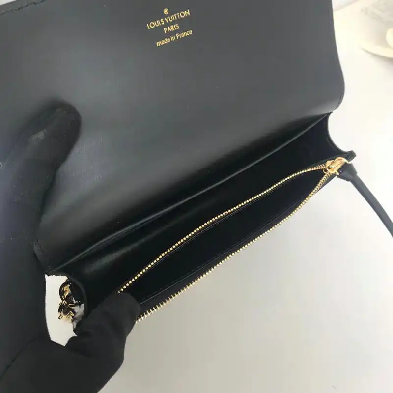 Fashionrepsfam ru LV Bags 19T1L0256