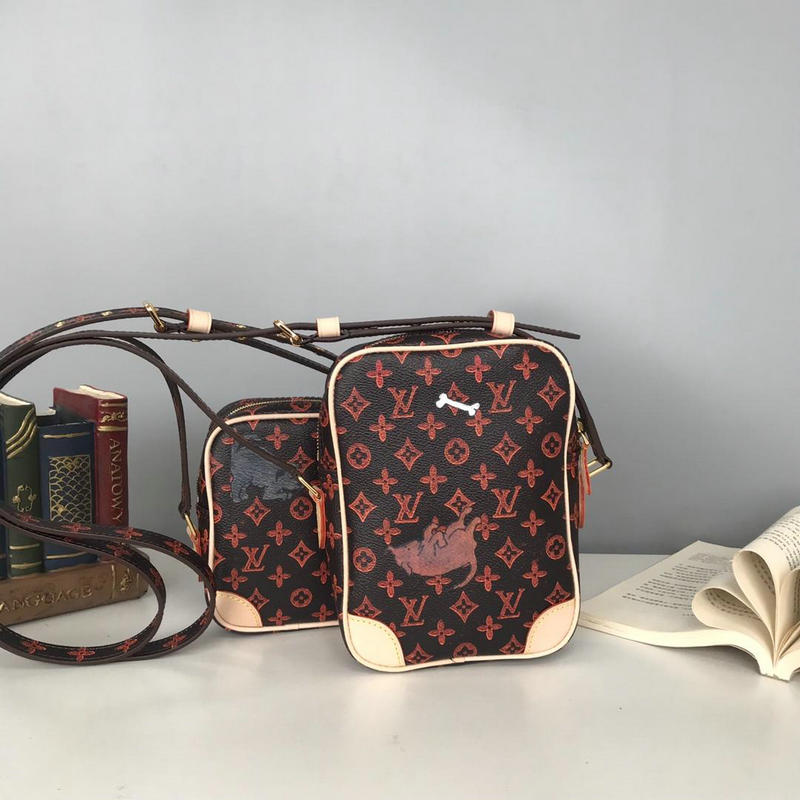 LV Bags 19T1L0274