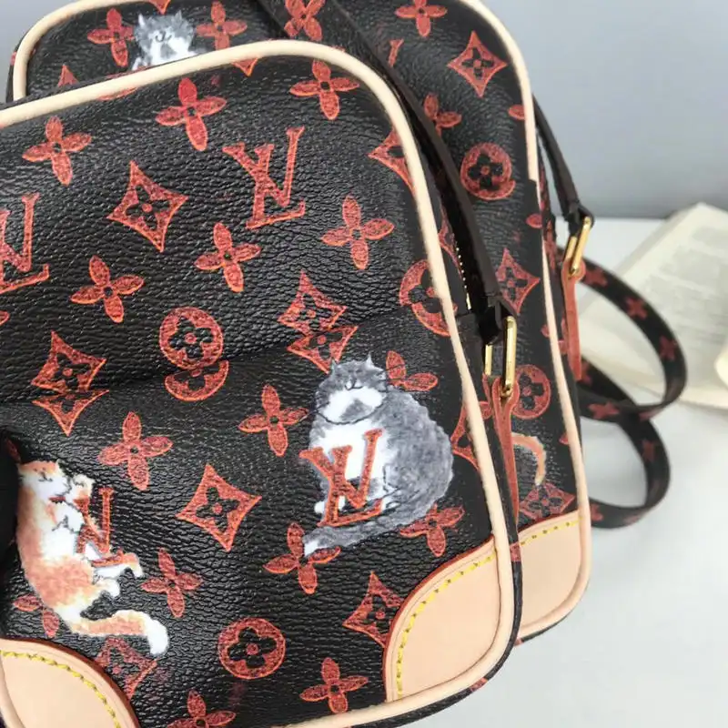 LV Bags 19T1L0274