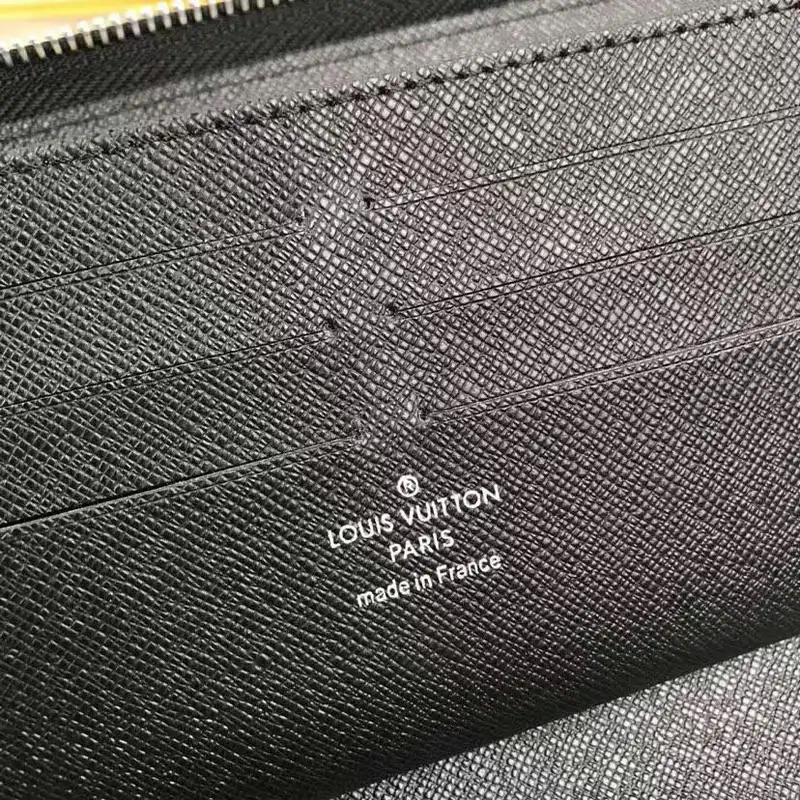 LV Bags 19T1L0318