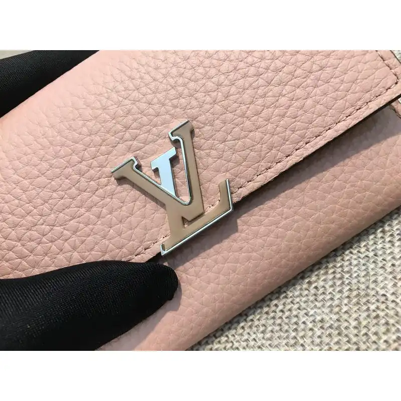 LV Bags 19T1L0324