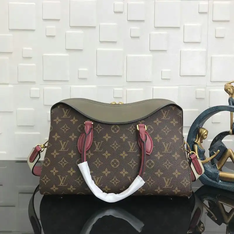 LV Bags 19T1L0332